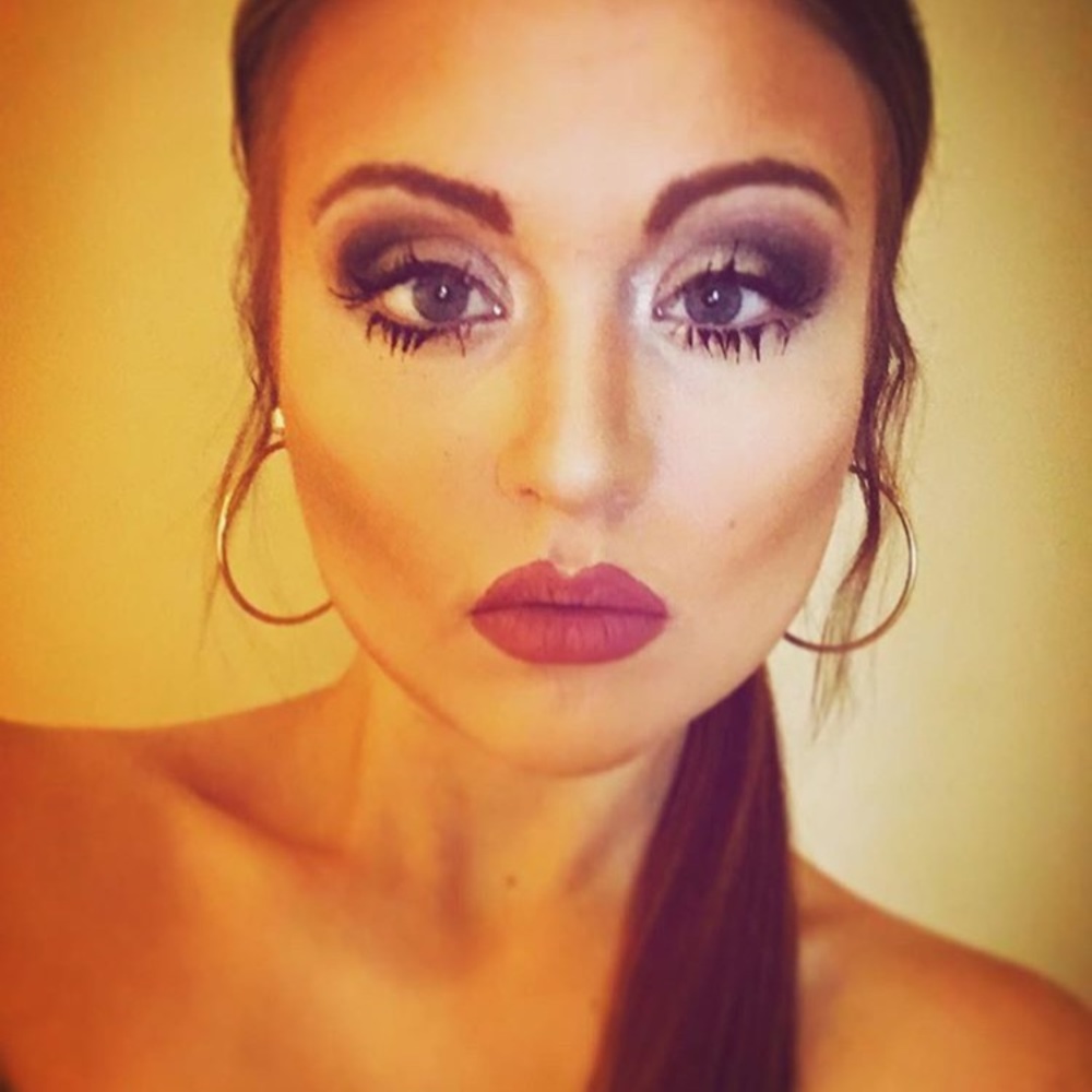 Meet the Posher, Nicole